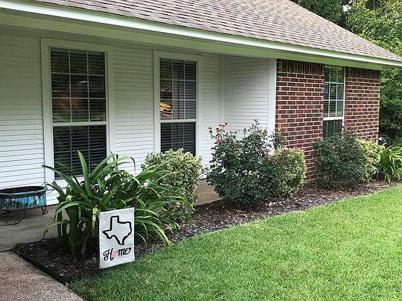 3rd image of 922 Georgia Oak St