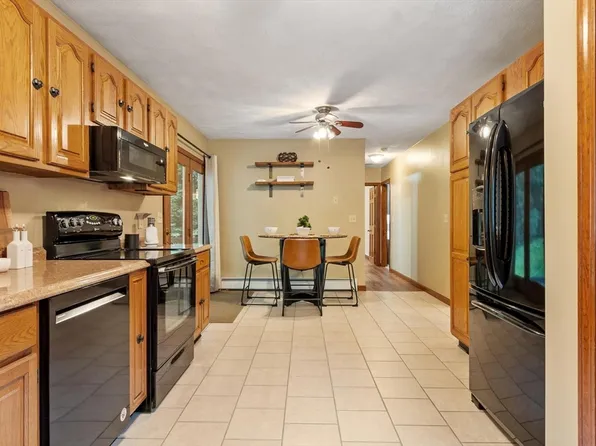 44 W Brookfield Rd, North Brookfield, MA 01535