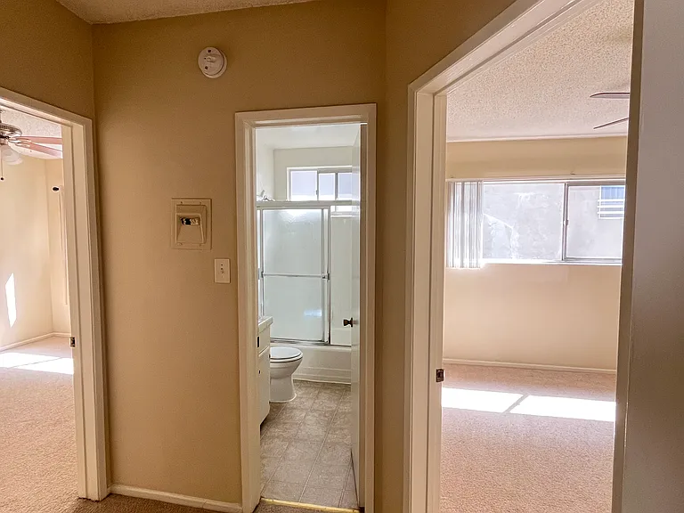 11746 Goshen Ave #7 — Photo 12