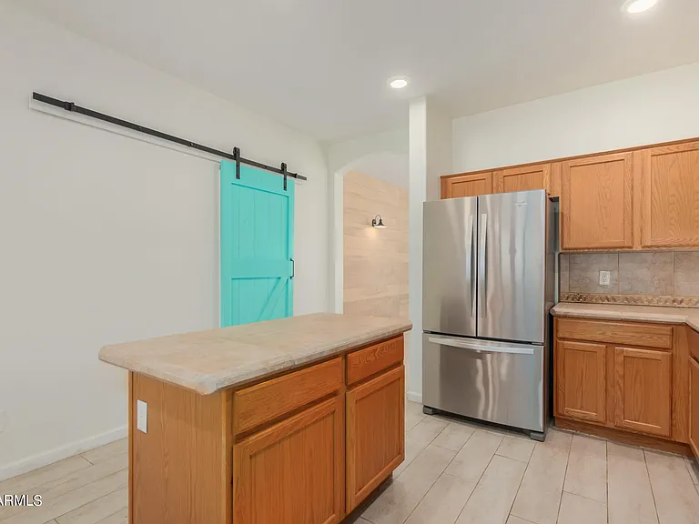 3441 E Bruce Ave — Photo 19
