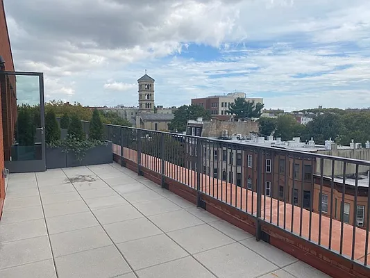 Rented by Triumph Property Group | media 8