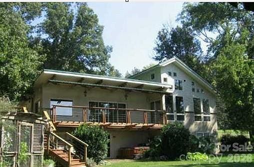 3rd image of 140 Shady Cove Rd