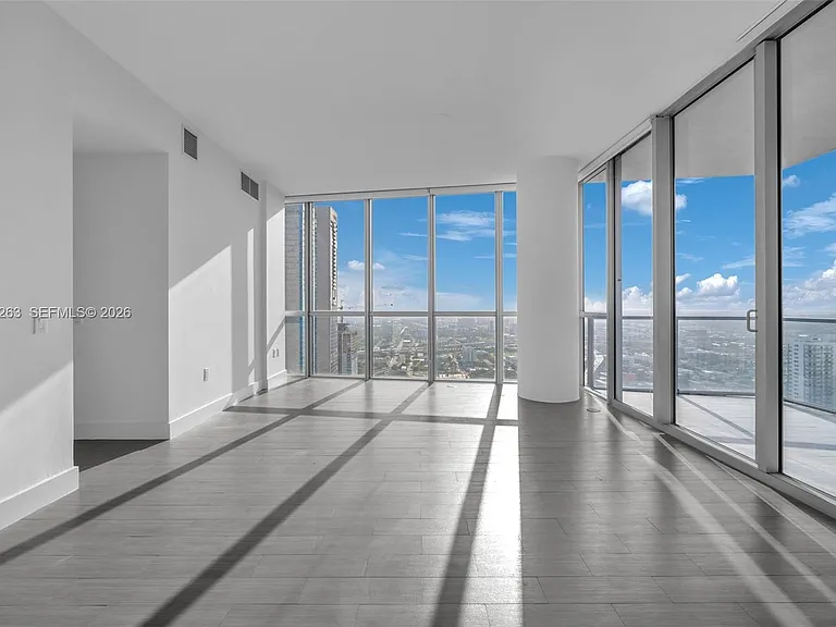 1100 Biscayne Blvd #4308 — Photo 7