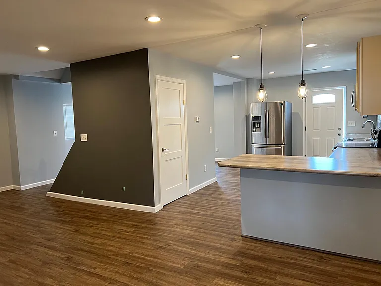 1634 S Talbott St — Photo 2
