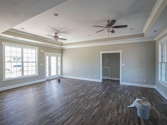 2nd image of 5807 Chester Cir