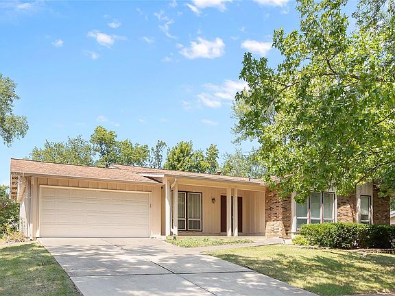 2nd image of 1273 Autumn Wood Cir