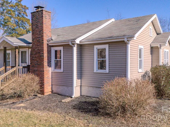 302 Wilson Ave, Swannanoa, NC 28778