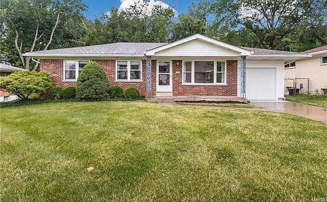 1st image of 1014 Camelot Gardens Dr
