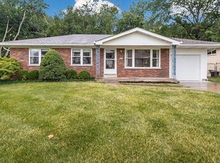 1014 Camelot Gardens Dr, Saint Louis, MO