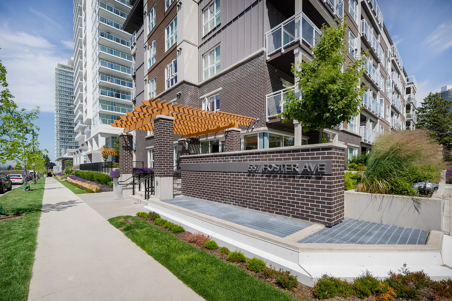 537 Foster Ave #1241030 photo 1
