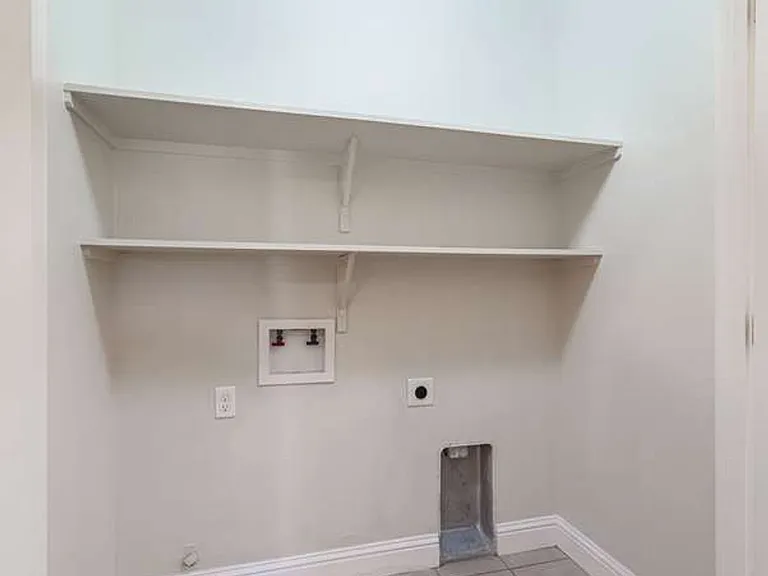 538 N Burgan Ave — Photo 13