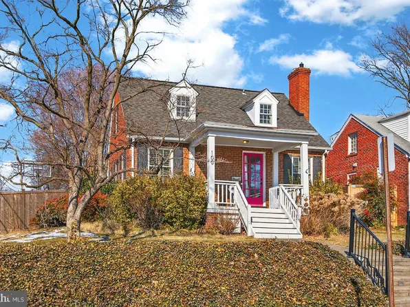 100 E Maple St, Alexandria, VA 22301