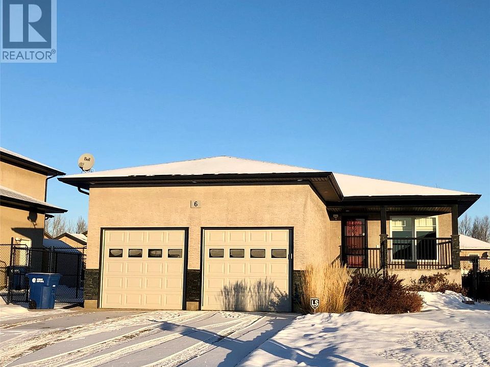 1st image of 6 Churchill Cres