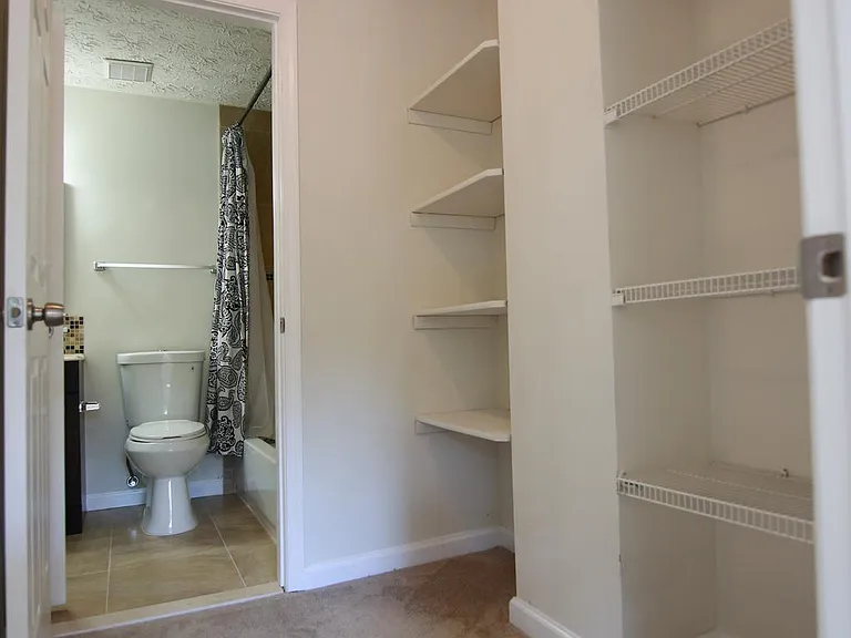 8070 Grandview Ct — Photo 17