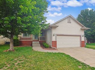 10502 W Lamp Cir, Wichita, KS 67215