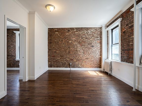 3rd image of 129 Orchard St APT 14
