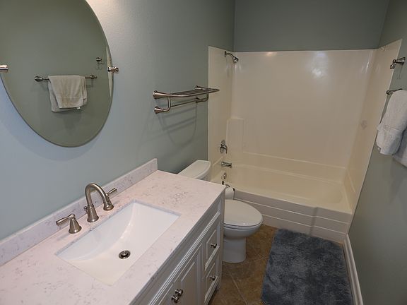 4th image of 2540 Clairemont Dr Unit 303