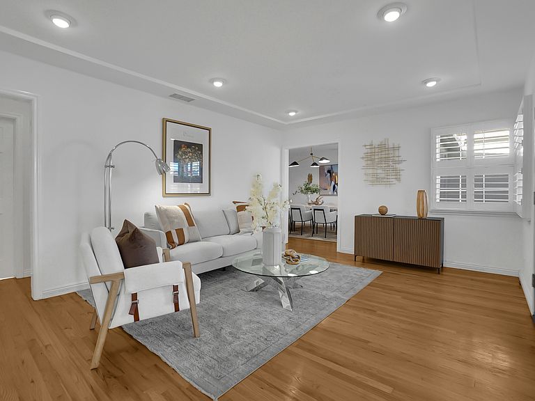 12445 Matteson Ave listing photo 4