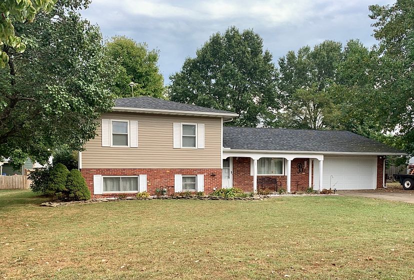 1st image of 109 Belaire Dr