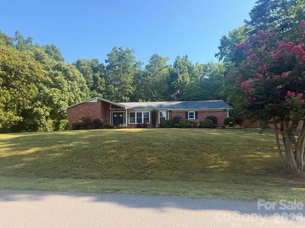 116 Shadywood Ln, Statesville, NC 28677