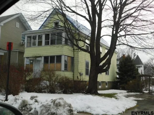 14 3rd Ave, Gloversville, NY 12078