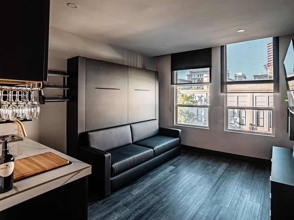 1st image of 421 E St #31