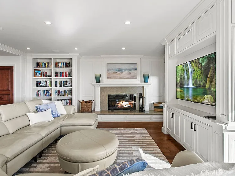 1010 Emerald Bay — Photo 40
