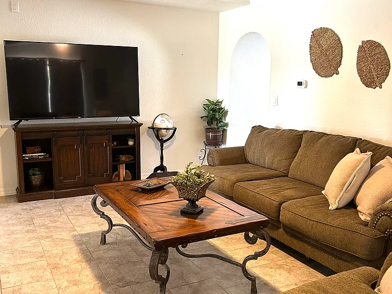 2887 Country Club Plz — Photo 17