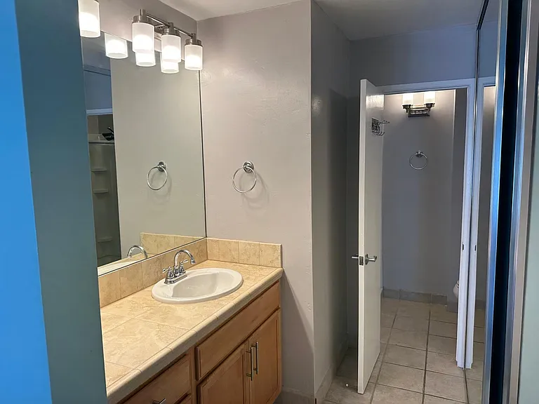 4600 Lamont St #234 — Photo 4
