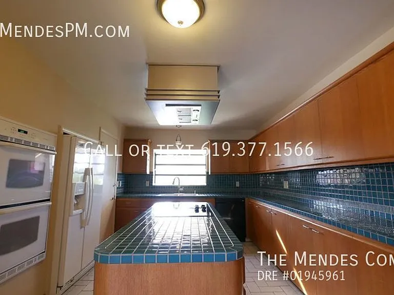College Rental on 54th St. — Photo 32