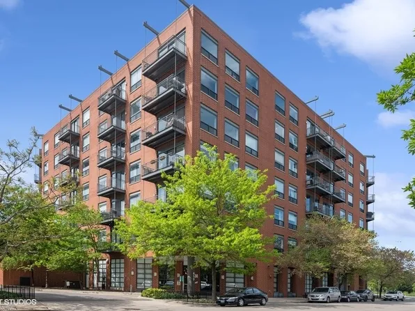 859 W Erie St APT 709, Chicago, IL 60642