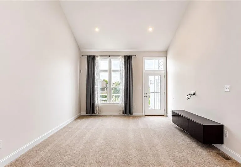 2516 Adele Ct — Photo 8