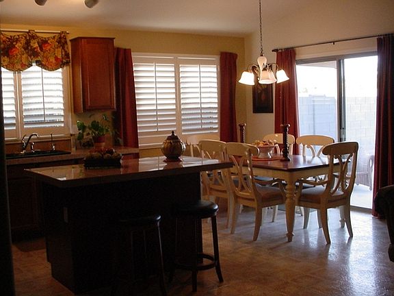 3rd image of 41915 W Somerset Dr