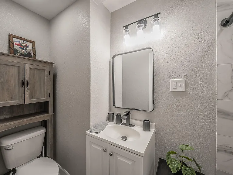 4506 Roberts Ave — Photo 10