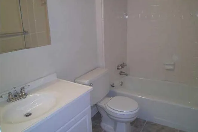 402 Marshall Ct NW #6 — Photo 6