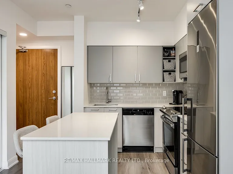 385 Osler St #306 — Photo 7