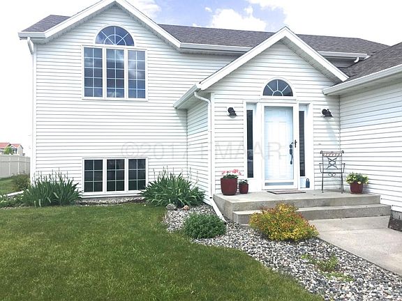 3rd image of 3805 Westmoor Dr