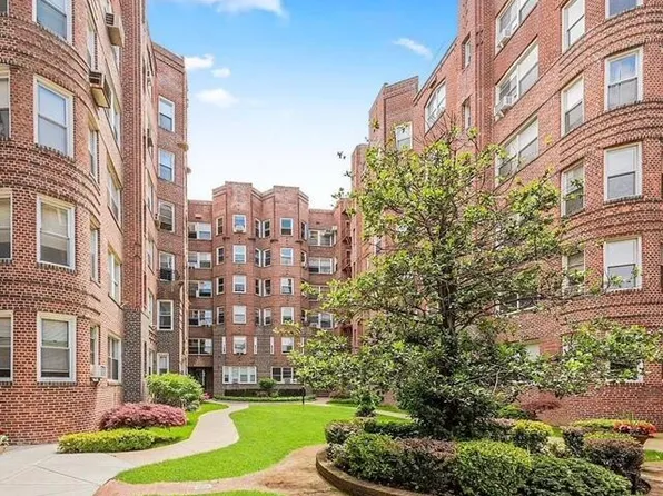 8701 Shore Rd APT 421, Brooklyn, NY 11209