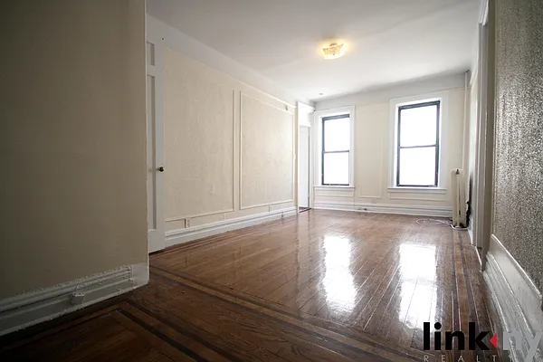 Rented by Link NY Realty | media 33
