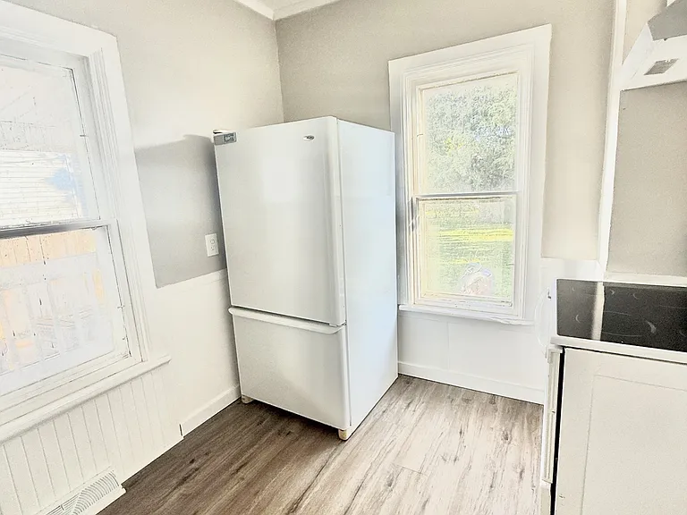 1416 Lincoln Ave — Photo 3