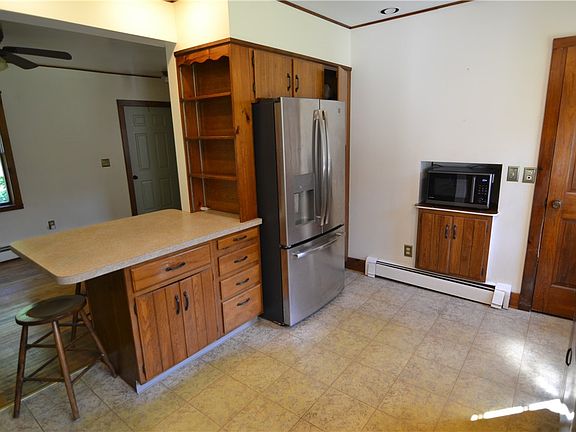 4th image of 8767 W Loop Rd