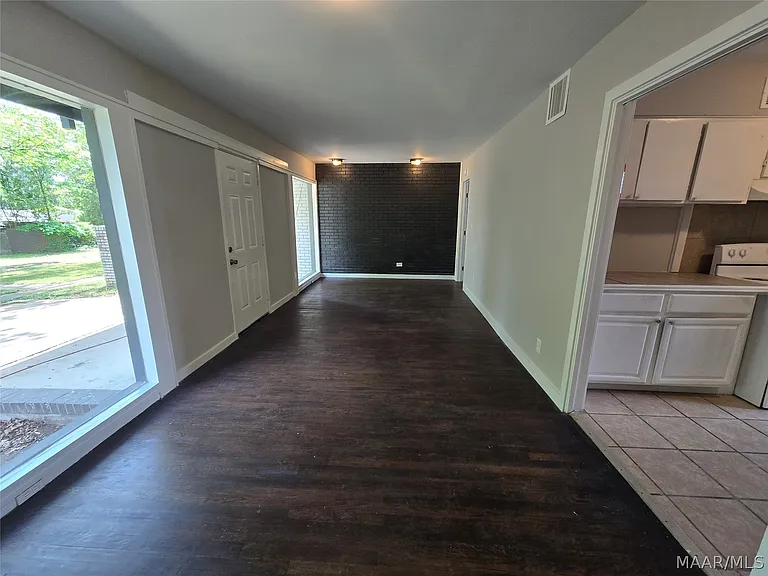 3709 Wesley Dr — Photo 3