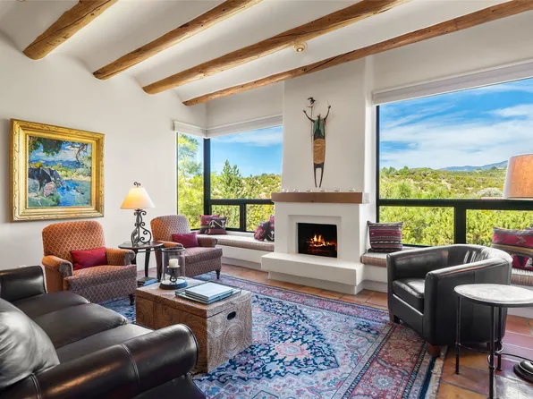 842 Camino De Jemez, Santa Fe, NM 87501