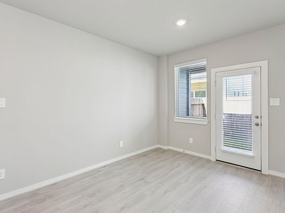 2nd image of 567 Avisa Dr