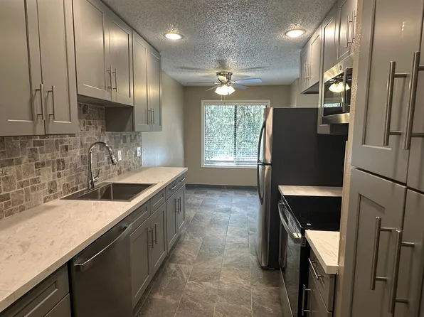 Hillview Terrace, 2700-2728 SW Beaverton Hillsdale Hwy #2720, Portland, OR 97239