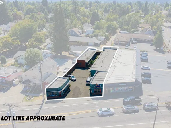 1734 Center St NE, Salem, OR 97301