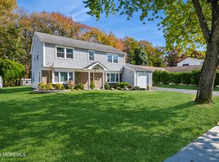 30 Courtland Ln, Aberdeen, NJ 07747