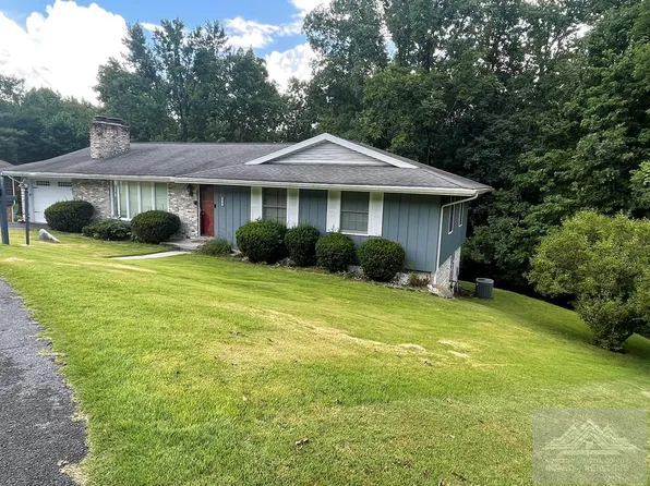 506 Hillcrest Dr, Princeton, WV 24740