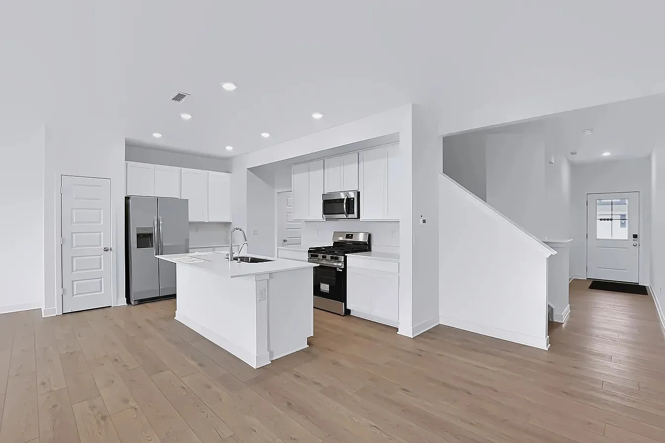 3 bed, 1793 sqft, $2,395 — Photo 3