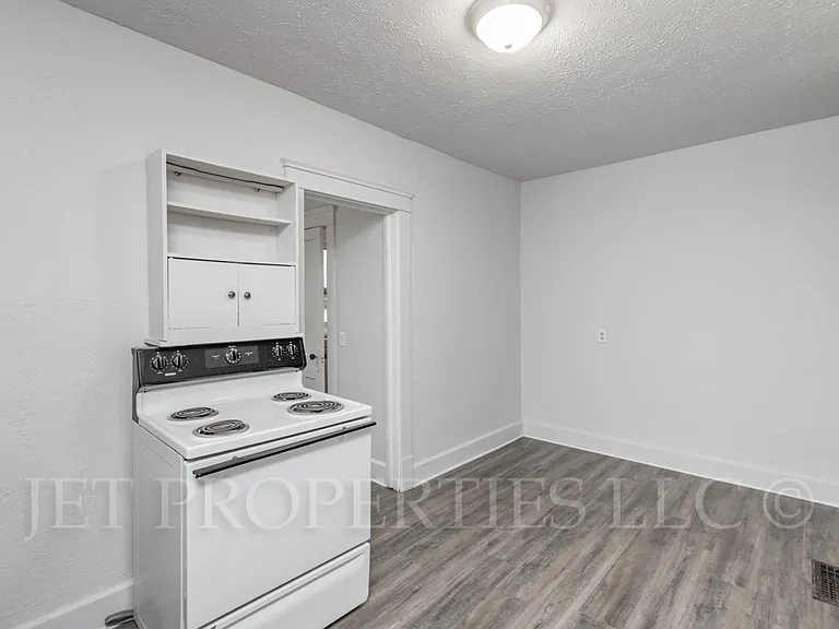 2248 2nd St NE #2248 — Photo 5